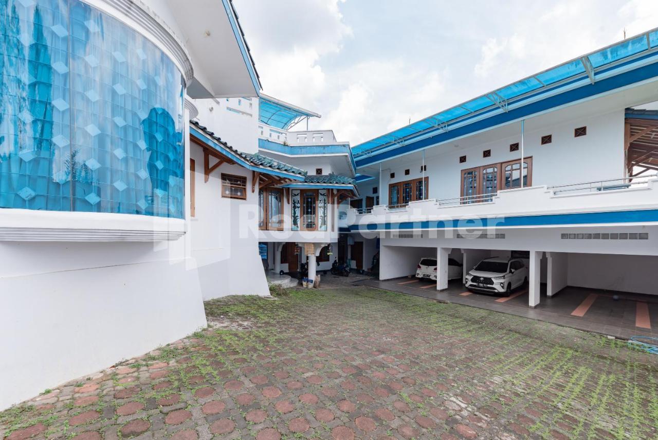 Biru Homestay Bandung Mitra Reddoorz Exterior foto