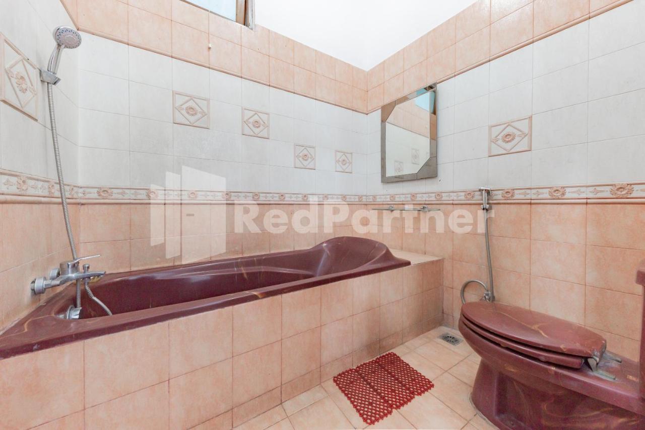 Biru Homestay Bandung Mitra Reddoorz Exterior foto